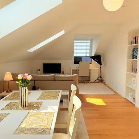 Lägenhet View Cozy Rooftop Flat Centre