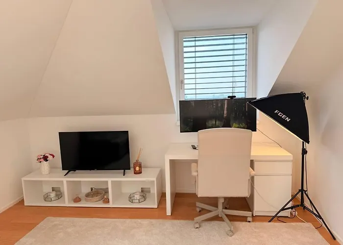 View Cozy Rooftop Flat Centre